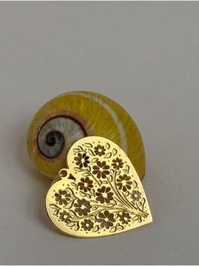 Filigree Floral Heart Pendant 14K Gold, Double-Sided Openwork Hallmarked Charm